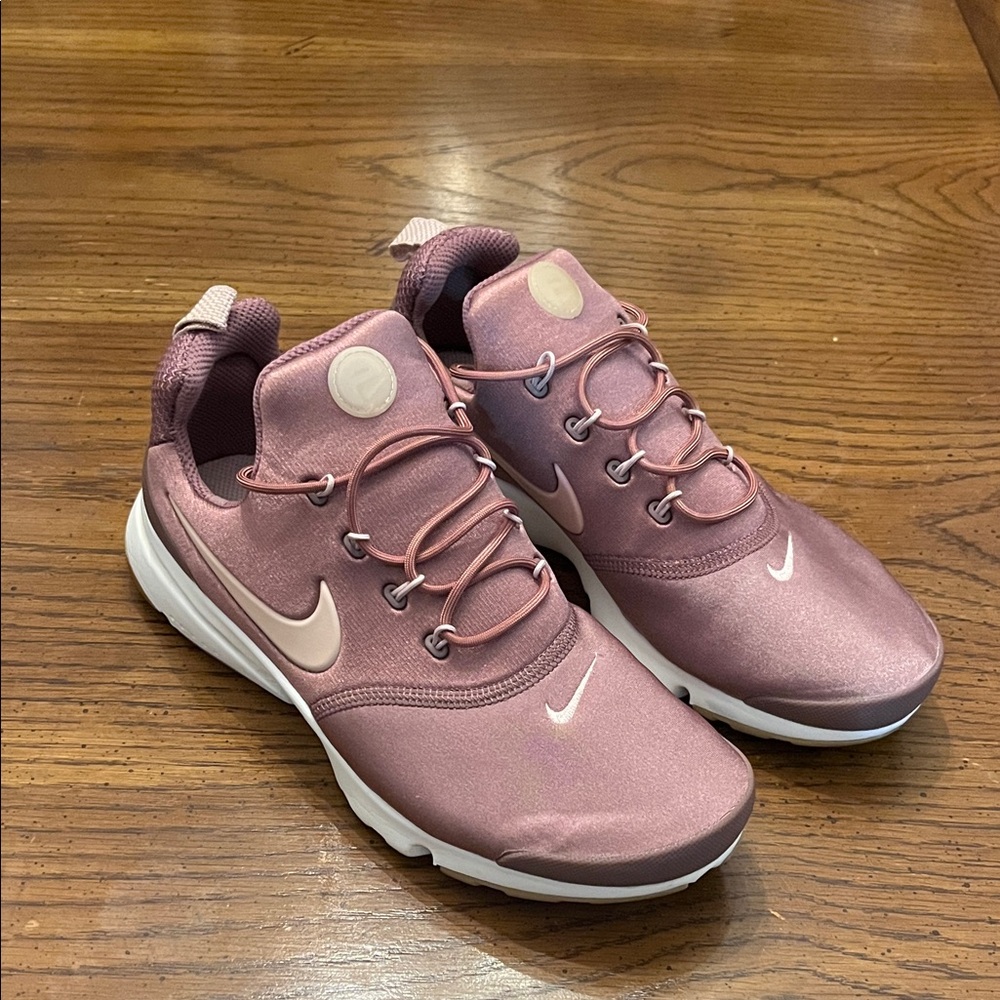Nike Presto Fly Mauve Sneakers, size‎ 9